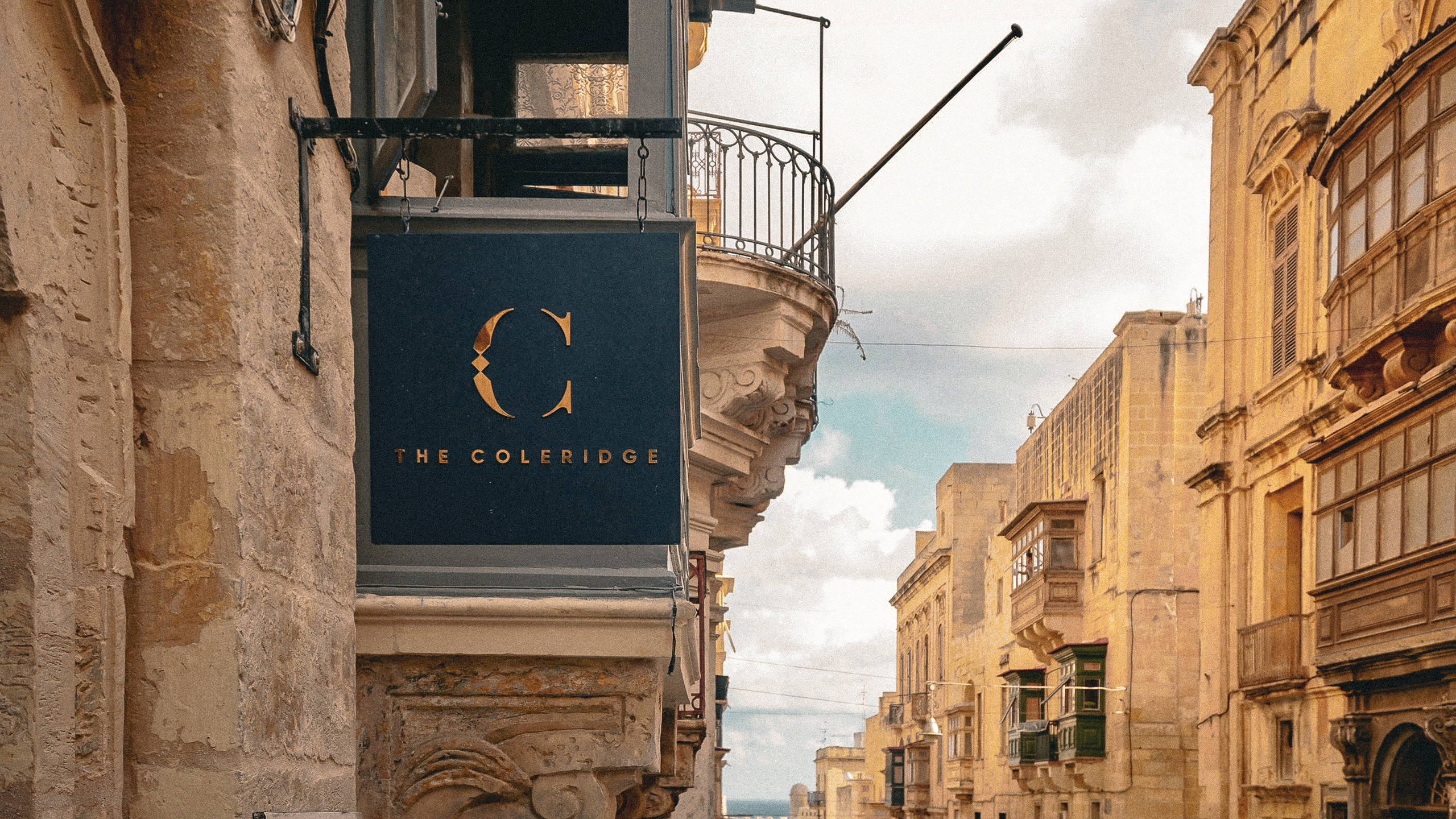 24-The-Coleridge-Hotel-Sign-v1